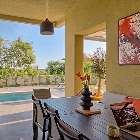 Bella Nicole Villa *